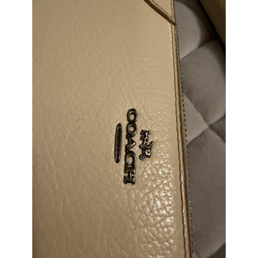 Coach Cream Pebbled Leather Trunk Style Zip Around Wallet - Picture 2 of 15